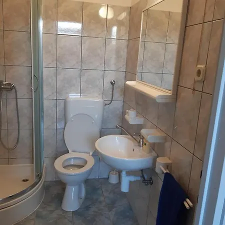 Burte, Apartment Komiza